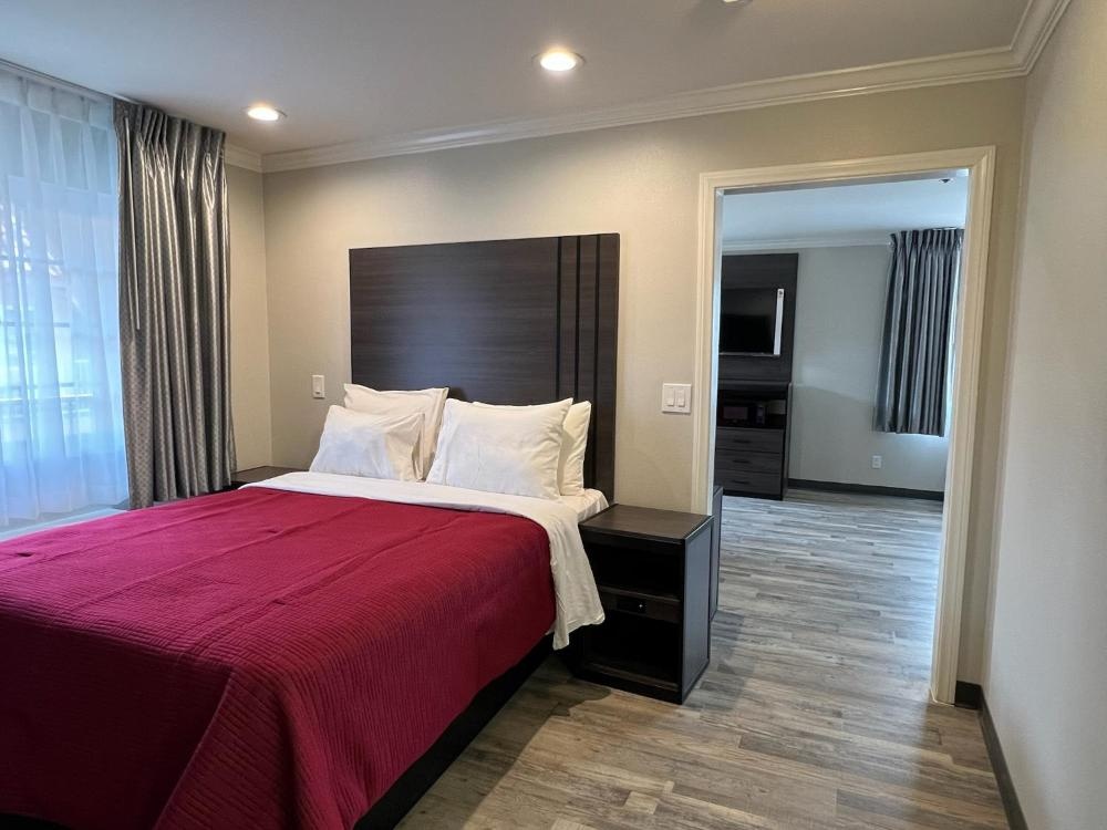 Cloud 9 Inn LAX Image 7