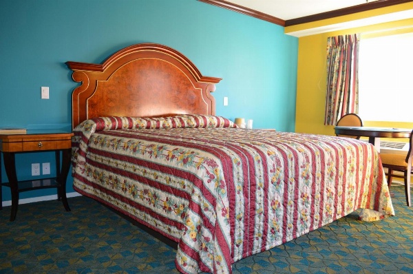 Cloud 9 Inn LAX image 27